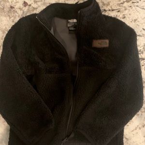 Boys North Face black jacket/fleece size XXS (5).